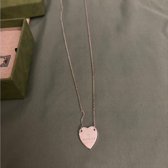 Gucci Silver Heart Charm Necklace - Picture 2 of 6